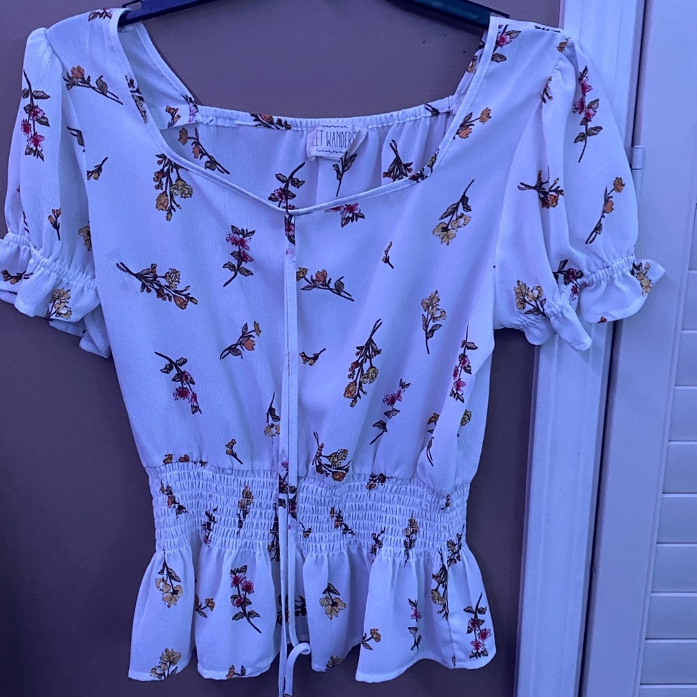 White sweet wanders dressy blouse